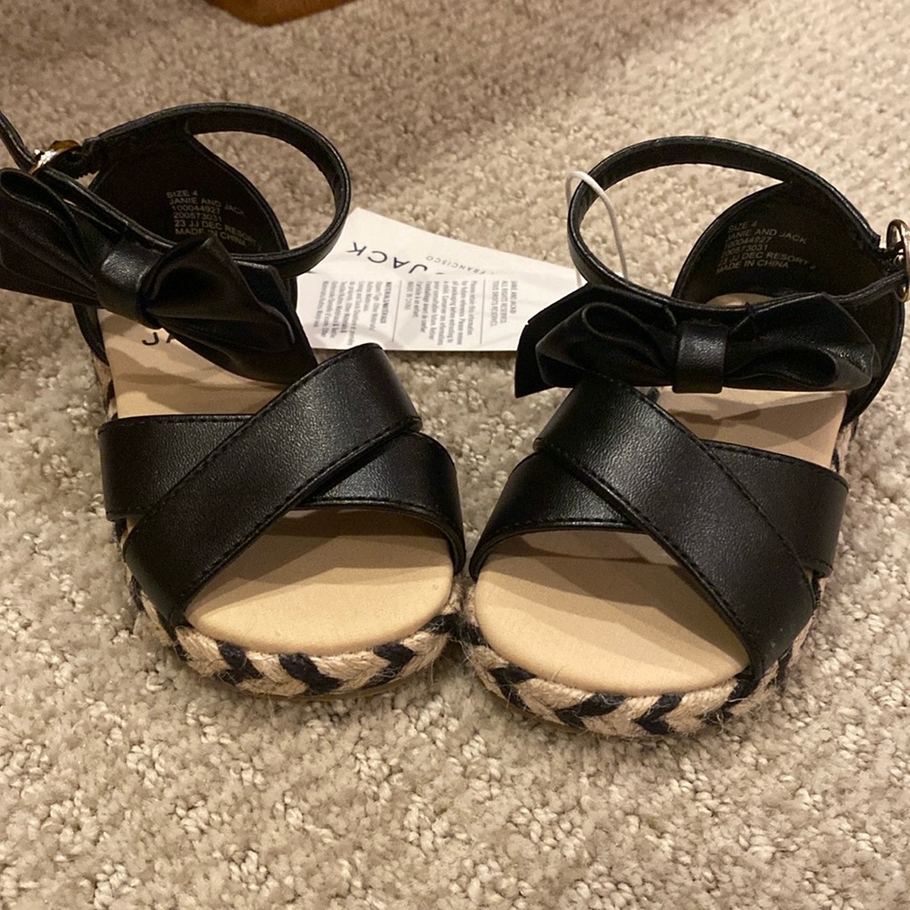 NWT Janie and Jack sandals with bow
